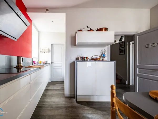 Maison 8 pièces 205 m²