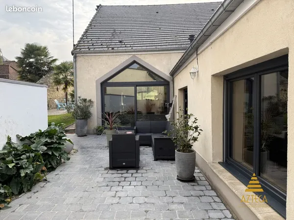 Maison 8 pièces 258 m²