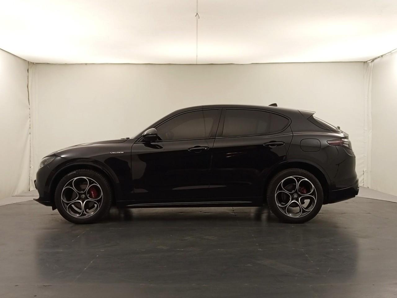 Alfa Romeo Stelvio 2.2 160 ch at8 veloce — photo 2