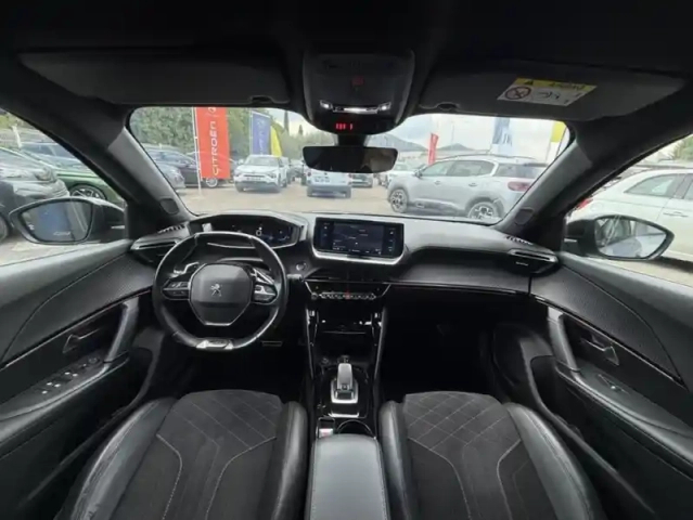 Peugeot 2008 ii 1.2 pt 155 s&amp;s eat8 gt — photo 4