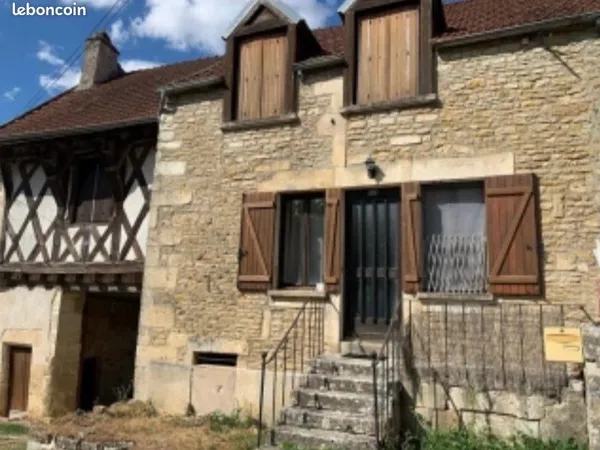 Ensemble immobilier maison+appartement+dépendances