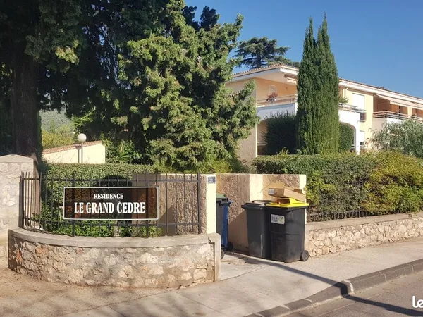 Appartement 4 pièces, la serinette "le grand cèdre"