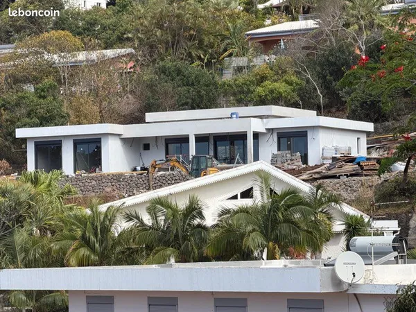 Maison neuve piscine la montagne