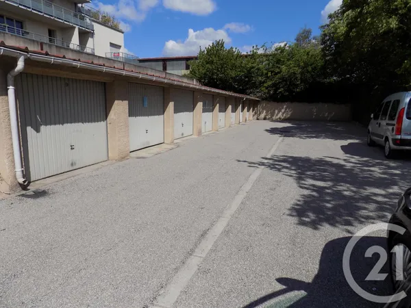 Parking 14 m²