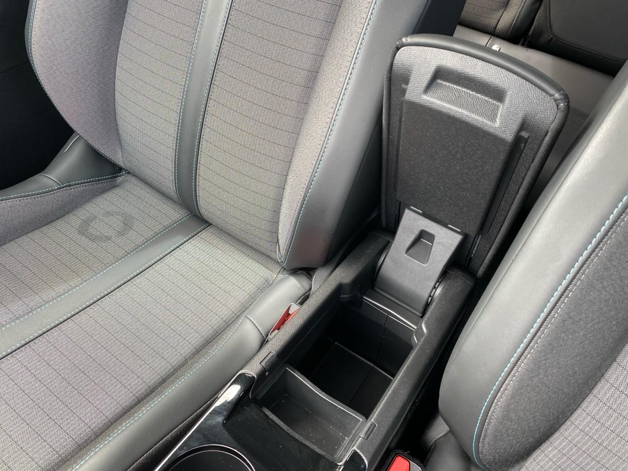 Peugeot 2008 1.2 puretech 130ch s&s allure eat8 — photo 26