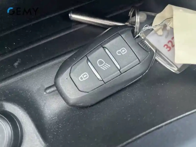 Peugeot 2008 puretech 130 s&amp;s bvm6 — photo 33