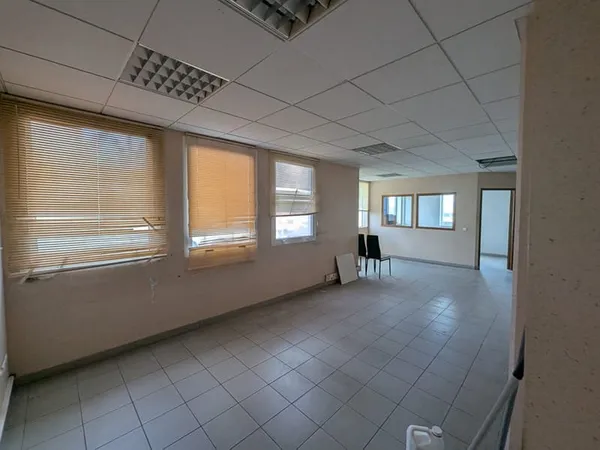 Local commercial Fort-de-France 141 m²
