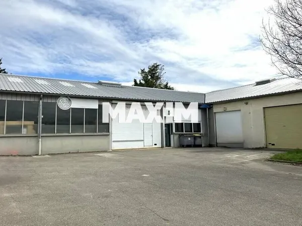 Local d'activité 980 m²