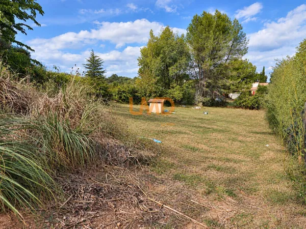 Brue Auriac - Terrain constructible 952m2 avec permis