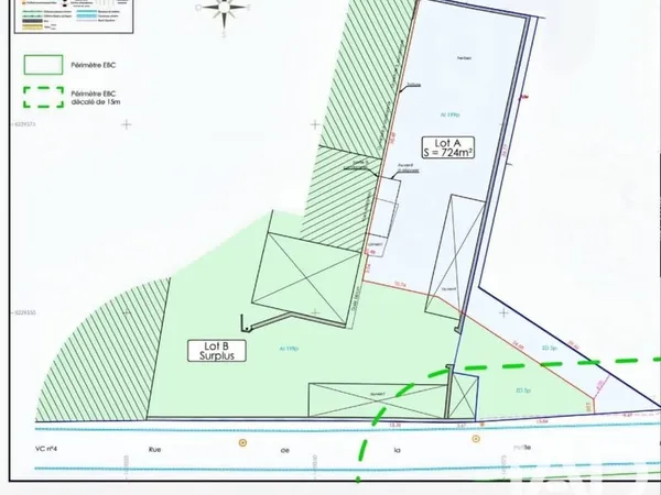 Terrain 724 m²