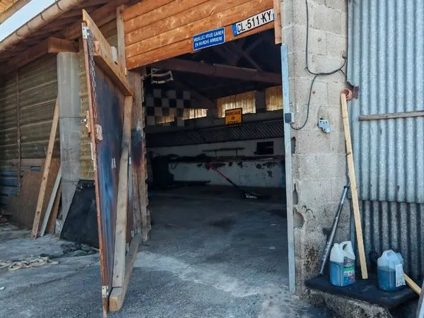 Local d’activité et entrepôt Location Lozanne 1p 87m² 700€