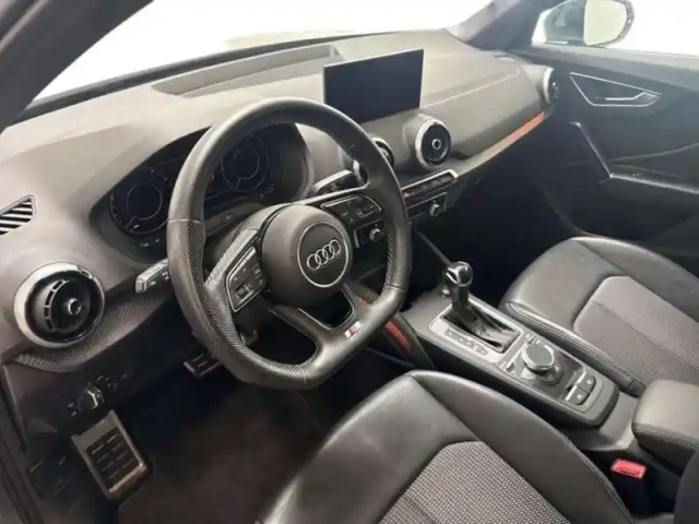Audi Q2 35 tfsi 150 s tronic 7 s line plus — photo 9