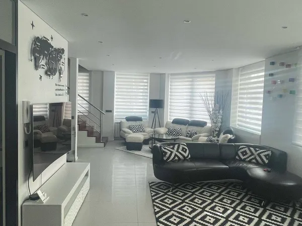 Appartement 7 pièces 129 m²