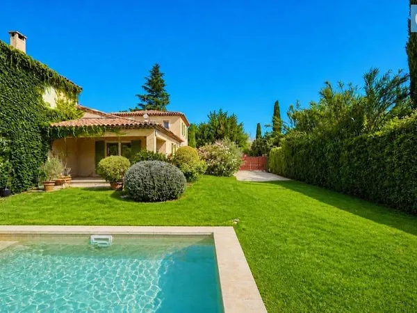 Maison 5 pièces 141 m²