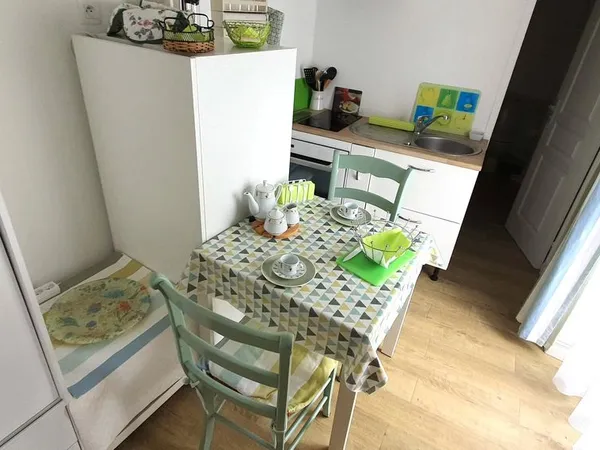 SURGERES 17700 - STUDIO MEUBLE, EQUIPE, independant