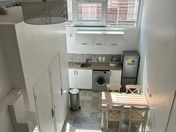 Studio meublé style loft - 40m² - RDC - Centre Calais - Parking inclus - dispo 1er octobre