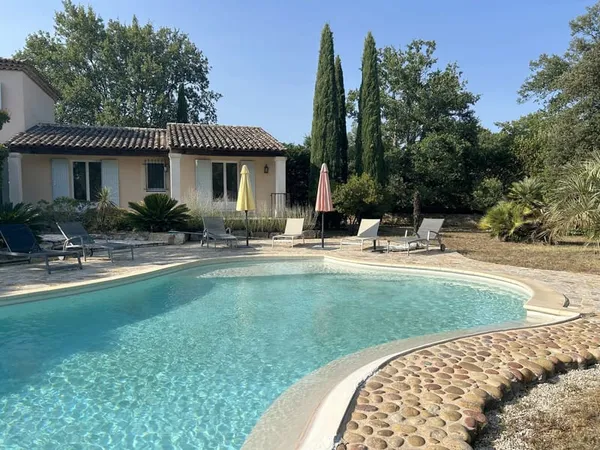 Villa 4 chambres avec piscine avec piscine à 3 km d'uzès