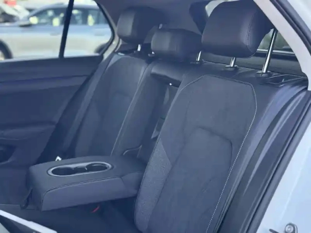 Volkswagen Golf 1.5 ehybrid 204 dsg6 — photo 16