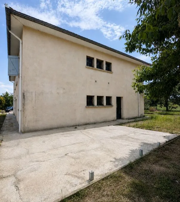 Photo 2