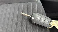 Peugeot 2008 1.2 PureTech 100ch S&S Active — photo 16