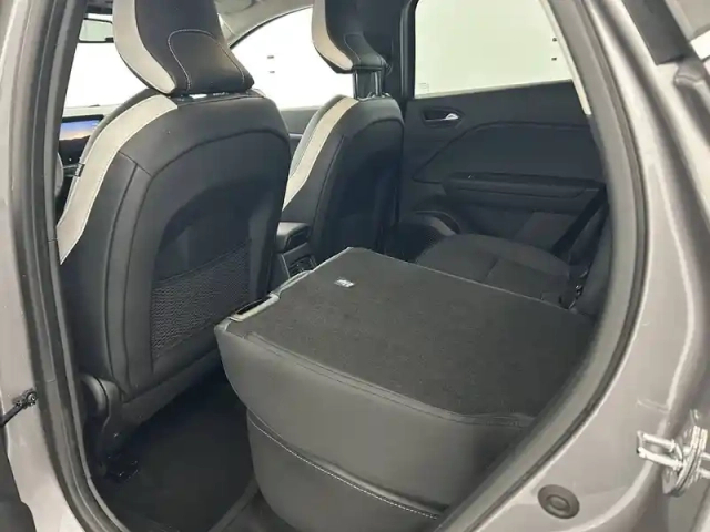 Renault Captur e-tech 145 - 21 — photo 38