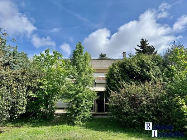 Maison 10 pièces 185 m²
