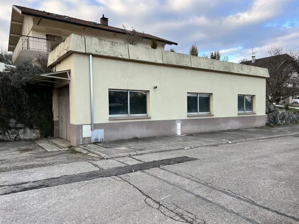 Entrepôt 105 m²