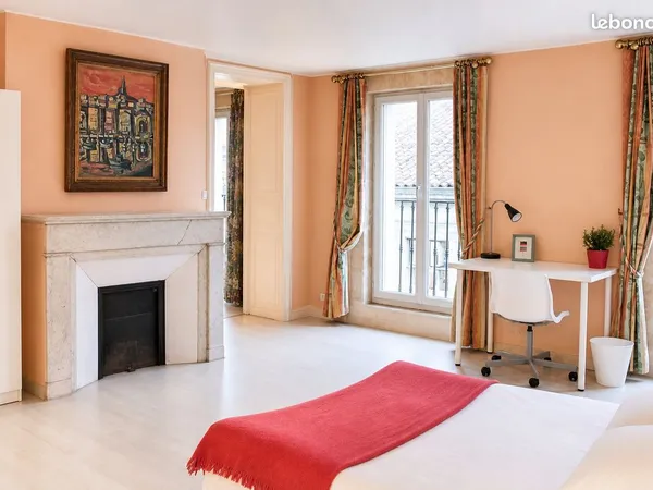 Grande chambre lumineuse - 20m² - MA12