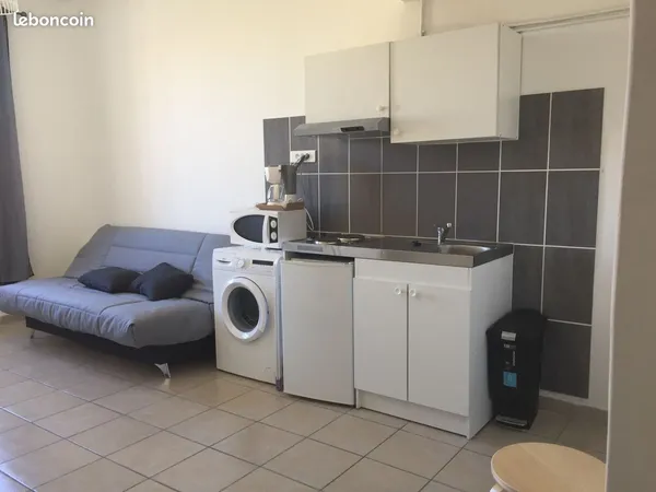 STUDIO meublé Toulon pied du Faron