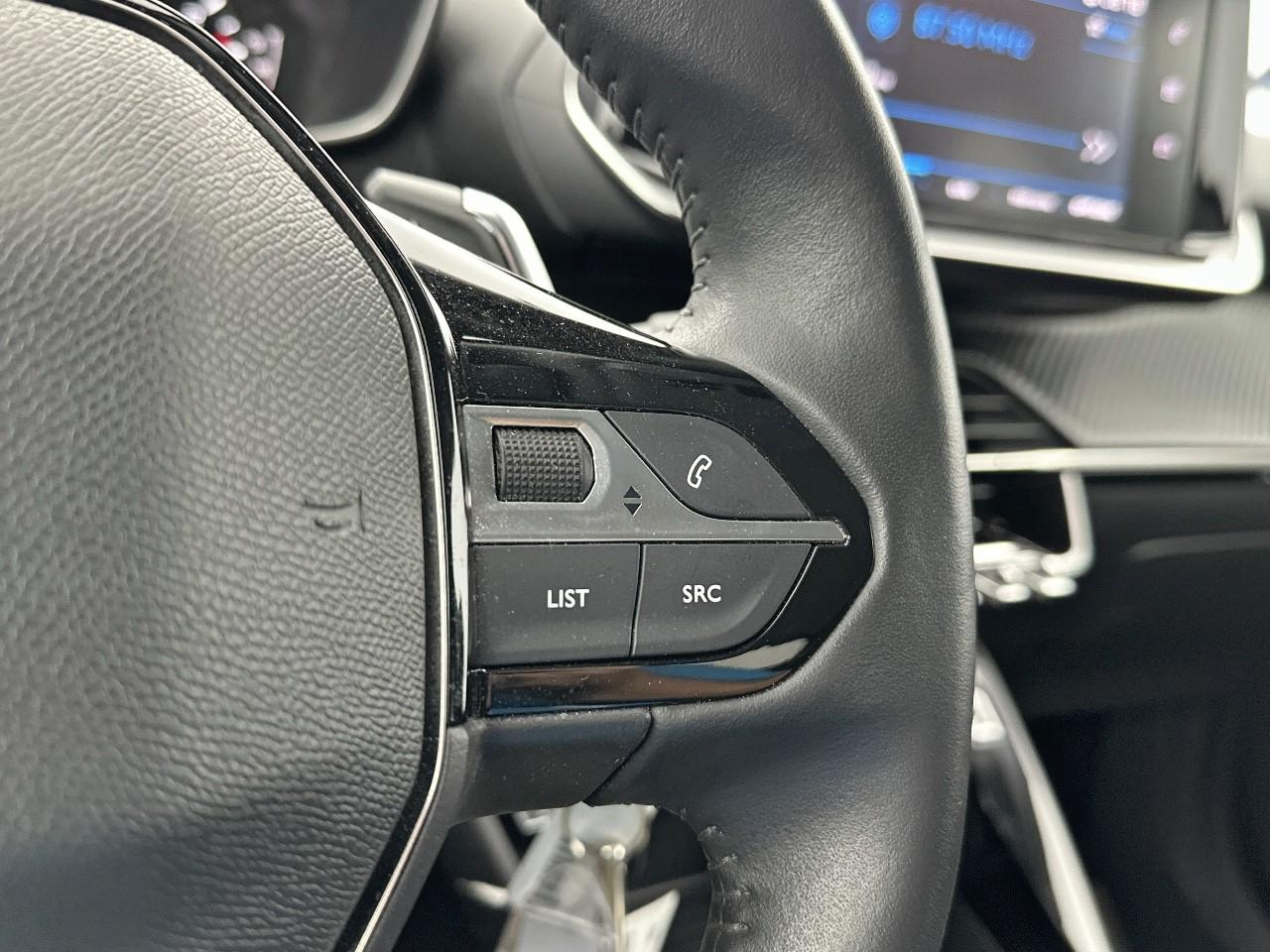 Peugeot 2008 puretech 130 s&s eat8 style — photo 17