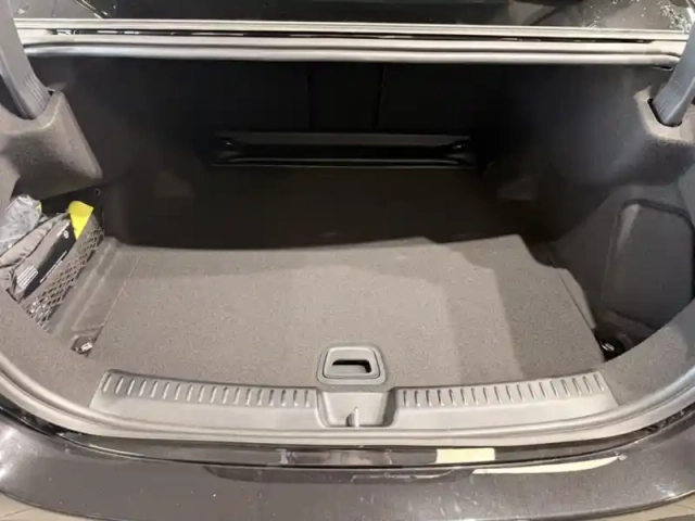 Mercedes Classe E berline 200 d amg line am — photo 12