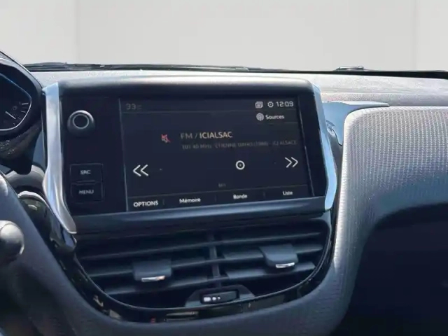 Peugeot 2008 1.2 puretech 110ch e6.c allure s&amp;s eat6 — photo 13
