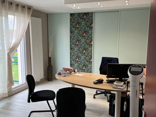 Bureau de 30m2 avec Parking aux Portes de la forêt