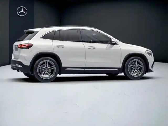 Mercedes Gla 220 d 4matic amg line — photo 19