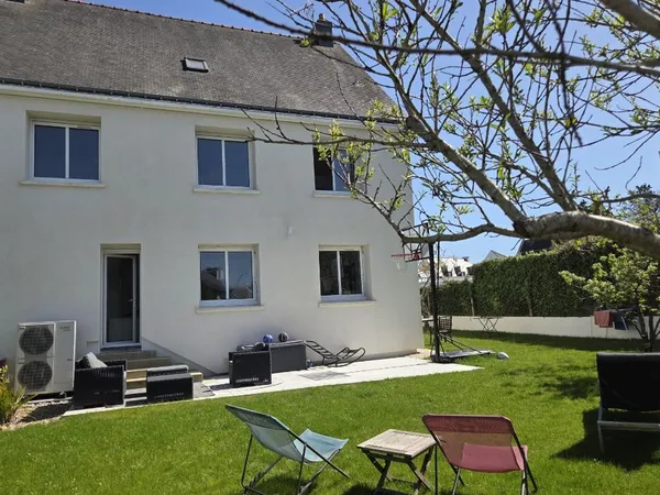 Ploemeur hyper-centre - une grande maison, tout à pied