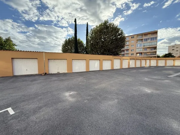 GARAGE À LOUER RÉSIDENCE DES ÎLES HYÈRES