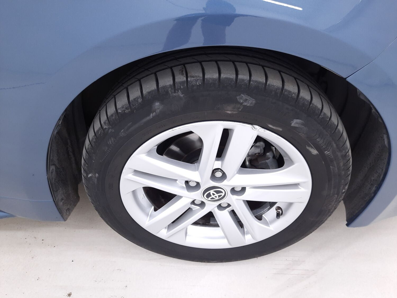 Toyota Corolla Touring Sports — photo 17