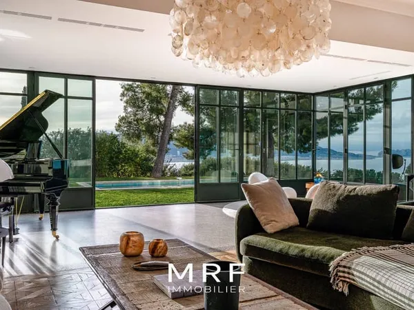 Maison 10 pièces 443 m²