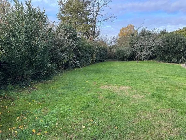 Terrain constructible 537 m²