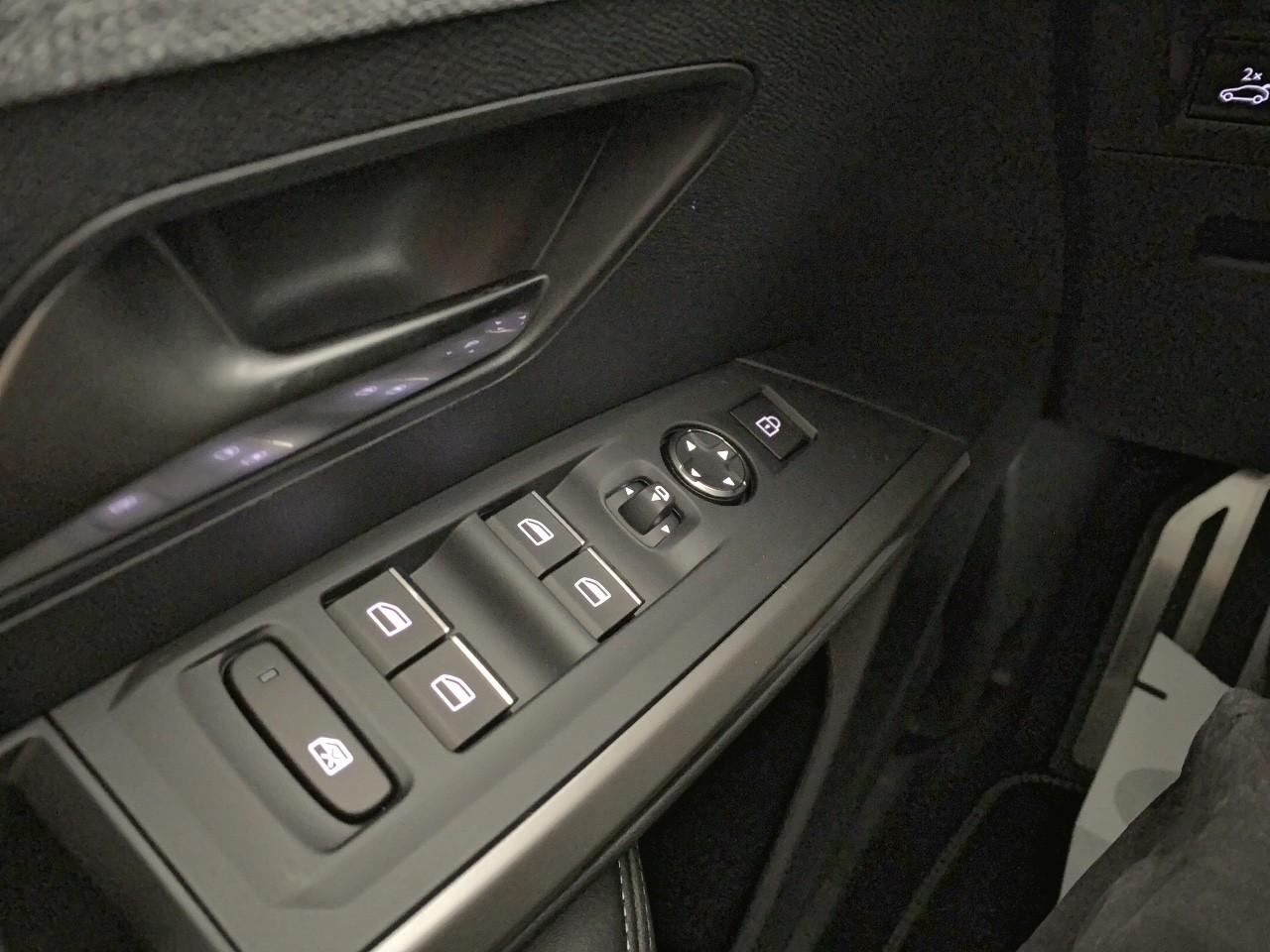 Peugeot 3008 hybrid 145 e-dcs6 gt — photo 20