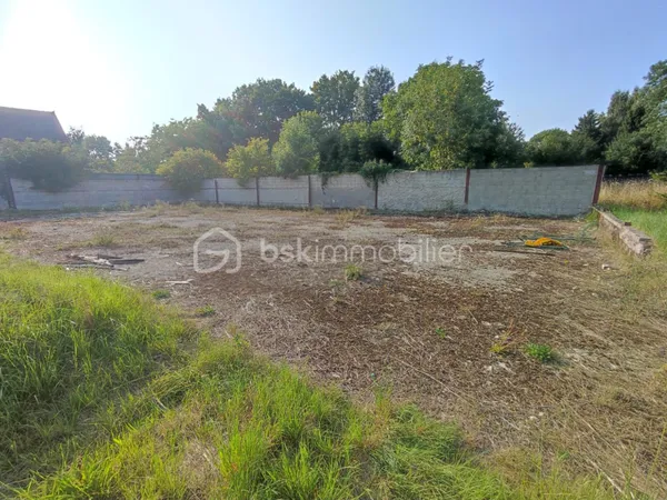 Terrain 715 m²