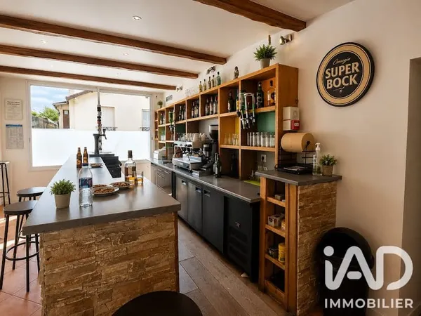 Commerce 162 m²
