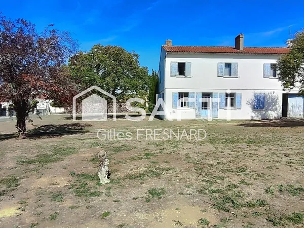 Maison à rénover à Avy : 91 m² habitables, 5 chambres et 2 223 m² de terrain. Un beau potentiel à pe