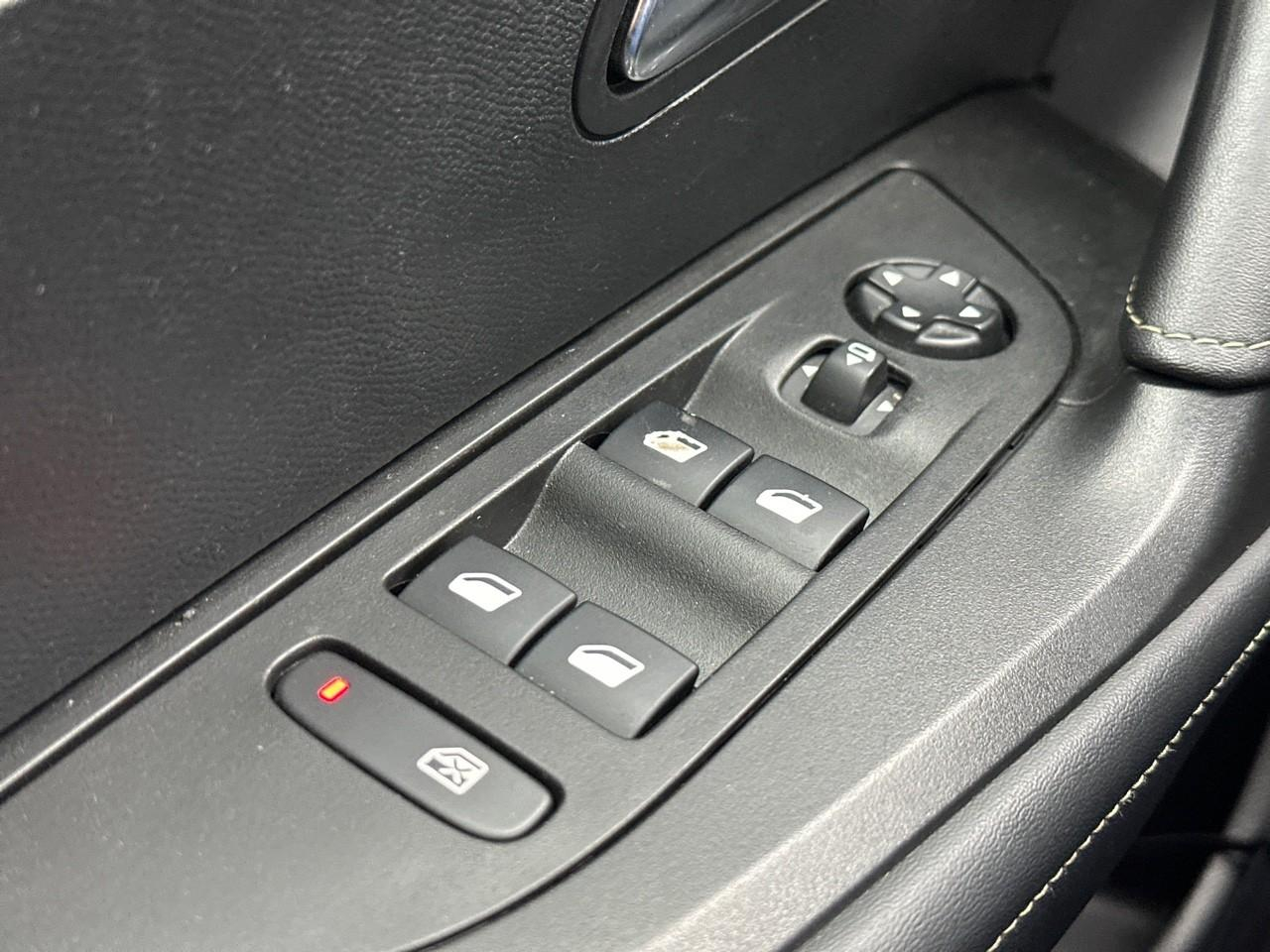 Peugeot 2008 puretech 130 s&s eat8 gt — photo 16
