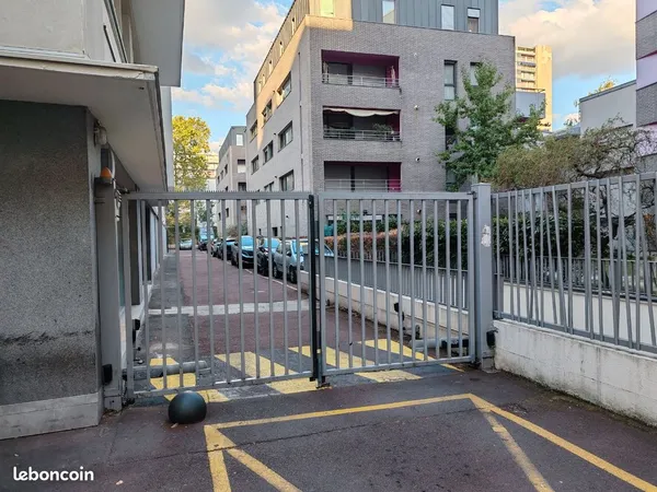 Place de Parking à louer. 231 BLD Jean Jaurès