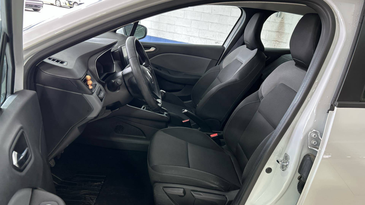 Renault CLIO SOCIETE BLUE DCI 85 — photo 10