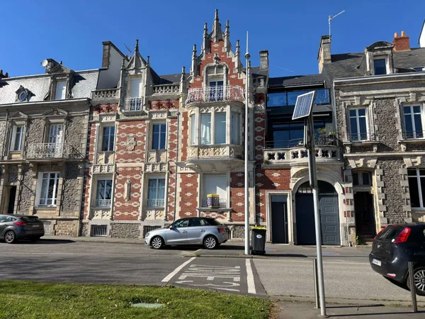 Local 3 pièces 55 m²