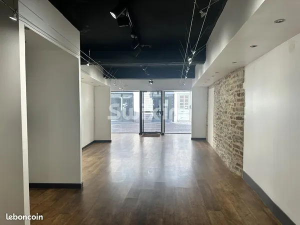 Boutique 52 m² Bourg-en-Bresse