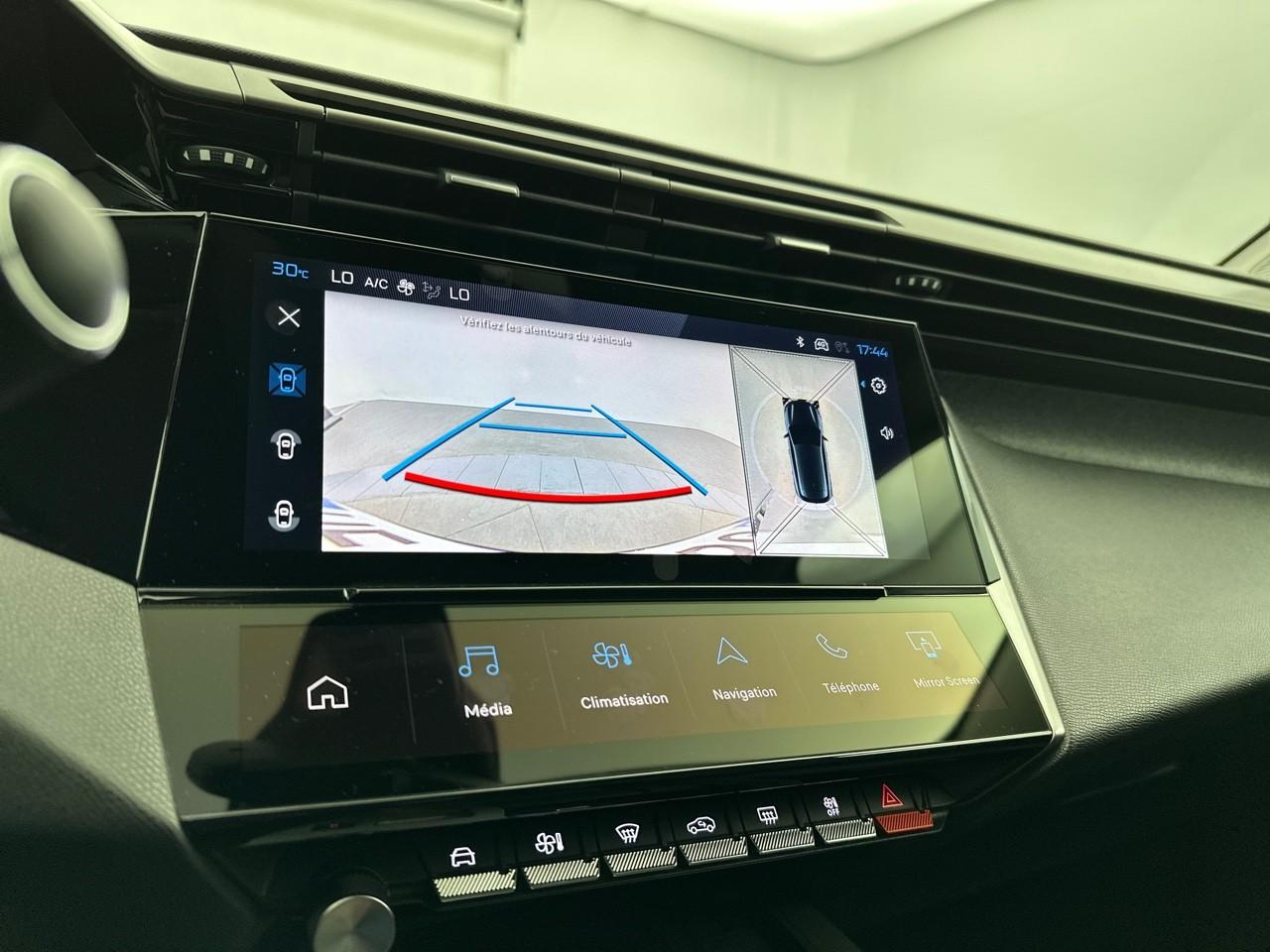 Peugeot 308 hybrid 145 e-dcs6 allure — photo 26