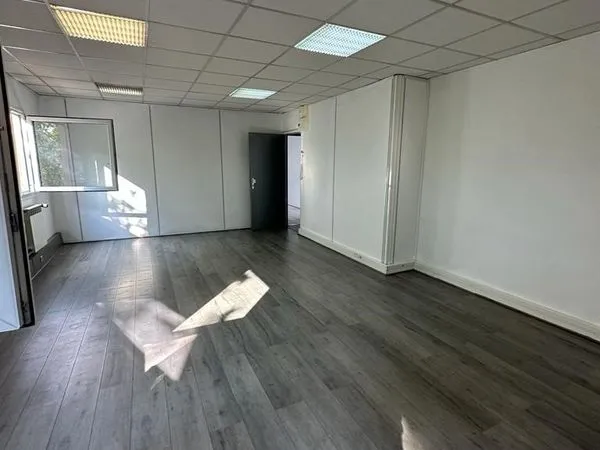 A louer - Bureaux - 67 m²